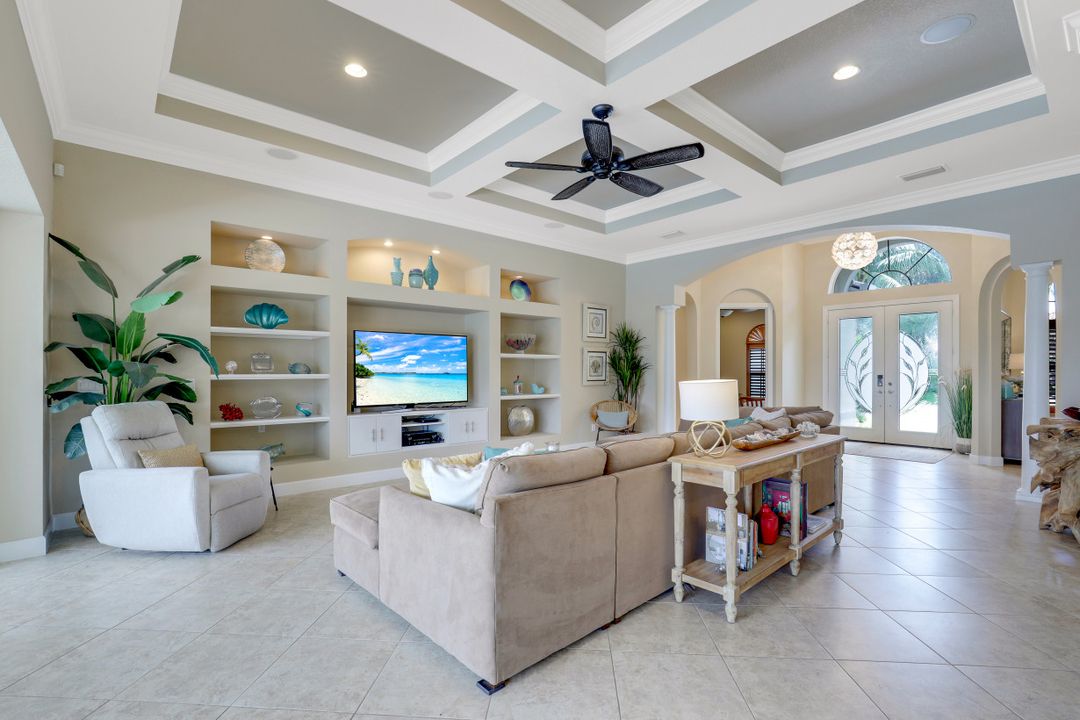 8733 Hideaway Harbor Ct, Naples, FL 34120