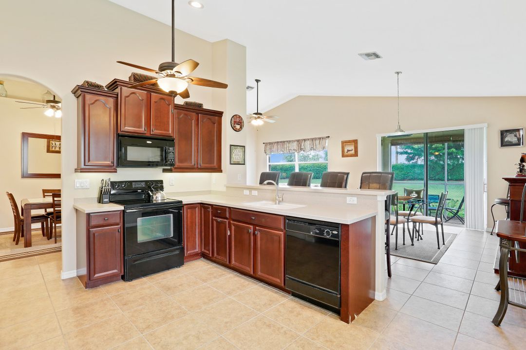 3560 Dandolo Cir, Cape Coral, FL 33909