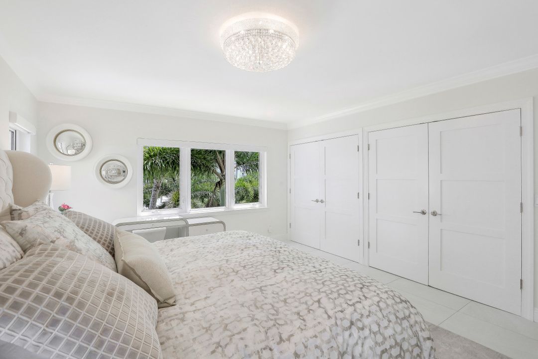 2885 Gulf Shore Blvd N #201, Naples, FL 34103