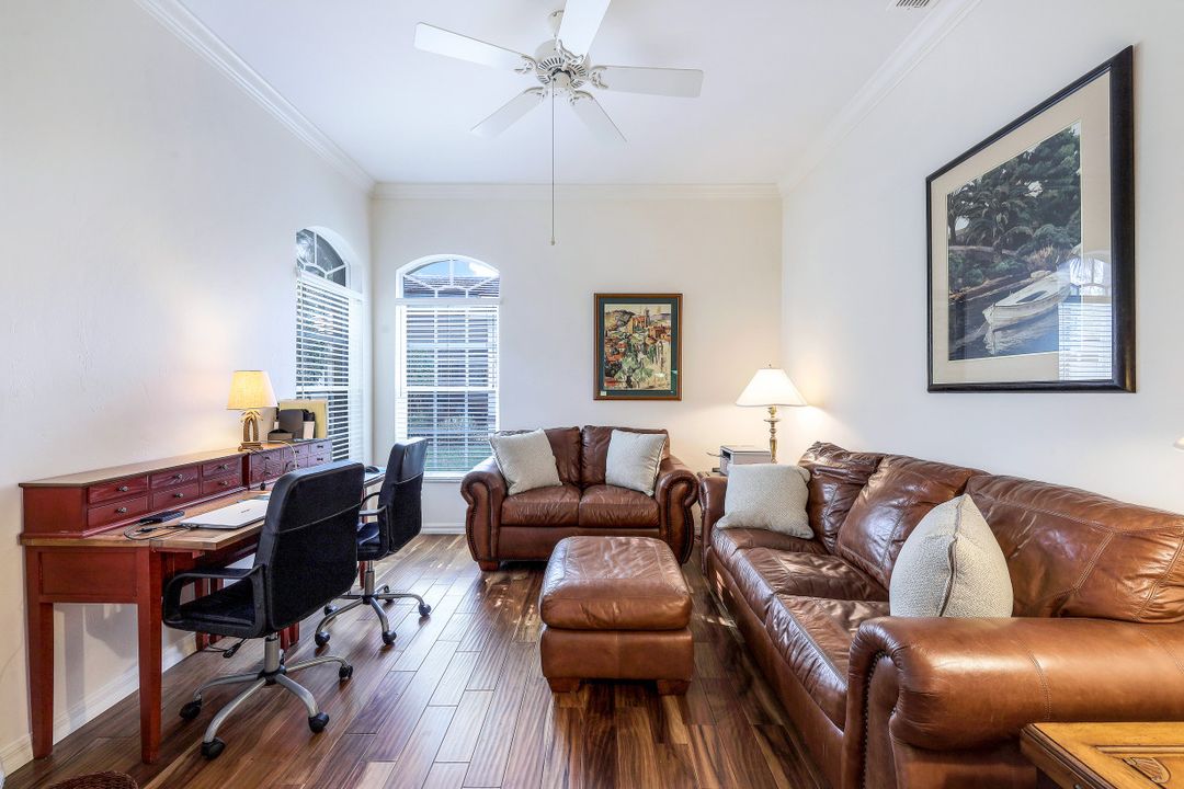 8755 Naples Heritage Dr, Naples, FL 34112