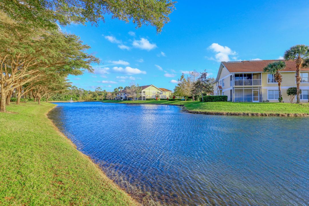 5650 Northboro Dr #101, Naples, FL 34110