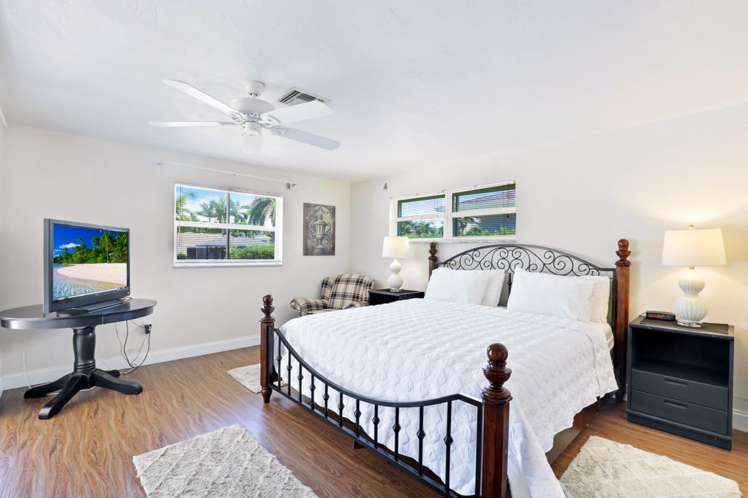 139 Bayview Ave, Naples, FL 34108