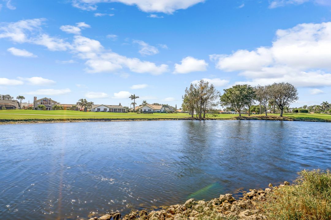 5250 Fox Hollow Dr APT 510, Naples, FL 34104