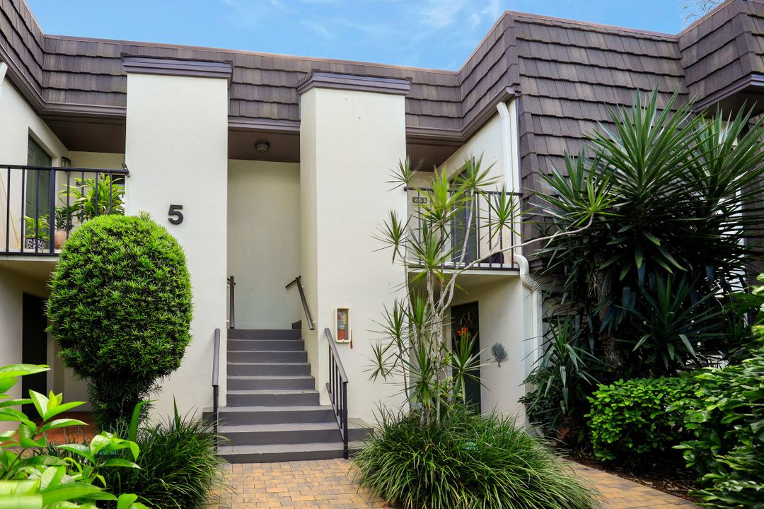 1665 Spoonbill Ln #B, Naples, FL 34105