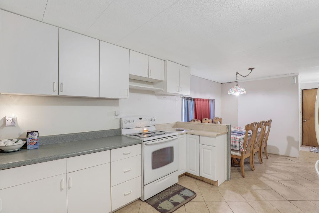 7905 Marx Dr, North Fort Myers, FL 33917