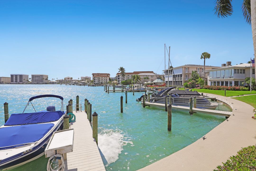 344 Harbour Dr, Naples, FL 34103