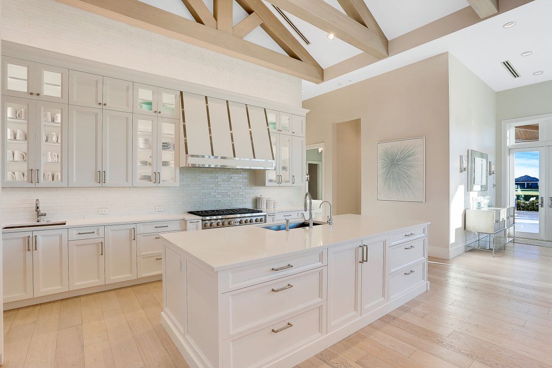 16610 Firenze Way, Naples, FL 34110