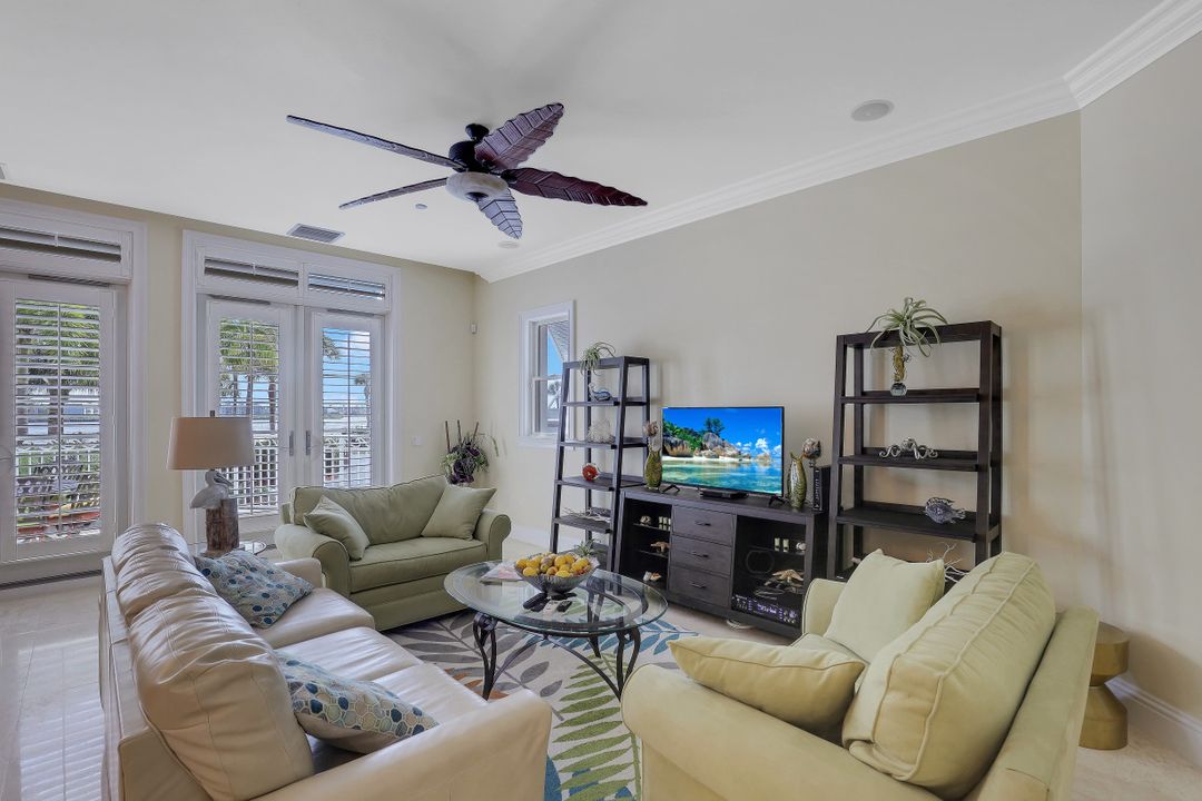 1001 10th Ave S #F3, Naples, FL 34102