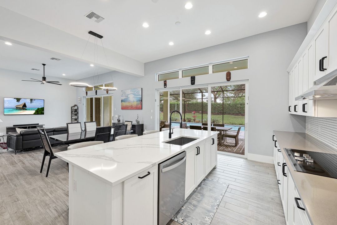 14628 Regatta Ln, Naples, FL 34114