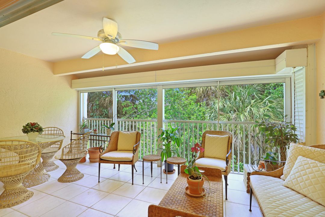 680 Woodshire Ln #H 4, Naples, FL 34105