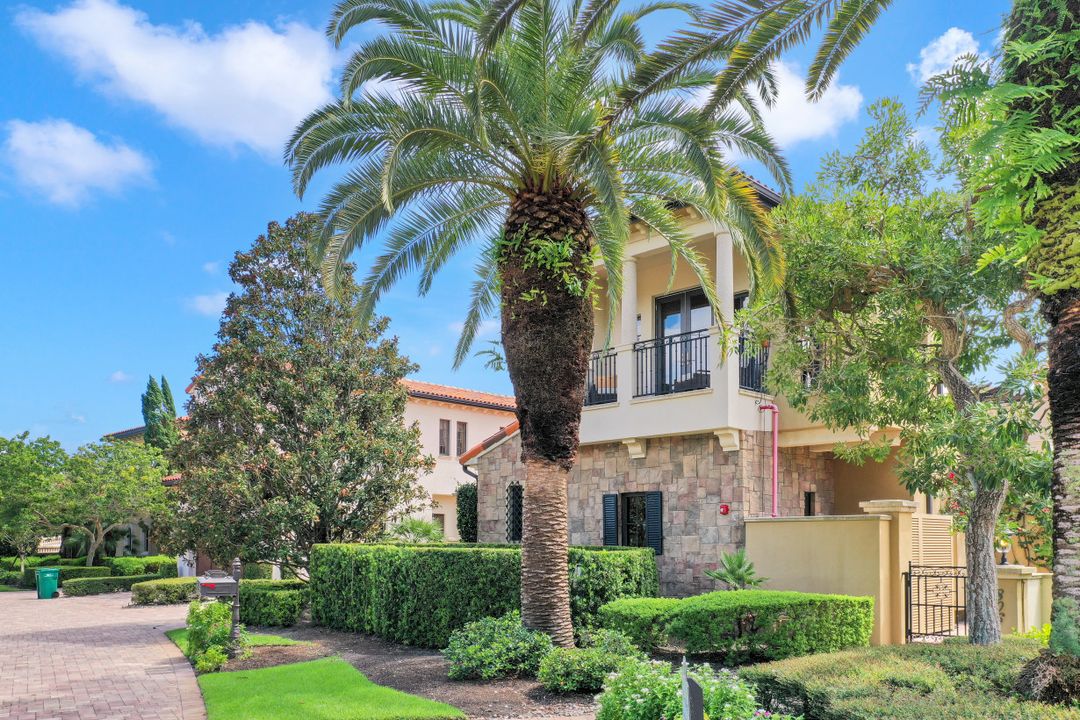 16649 Toscana Cir #806, Naples, FL 34110