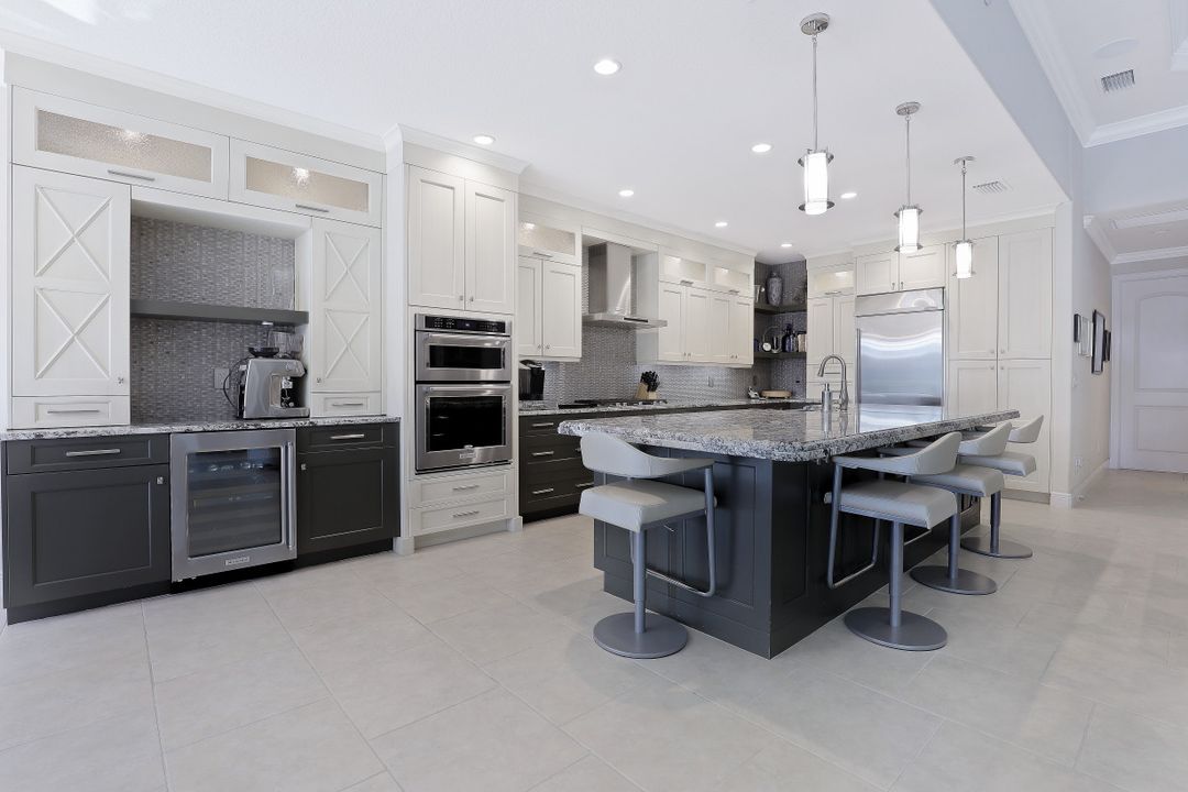 10102 Palazzo Dr, Naples, FL 34119