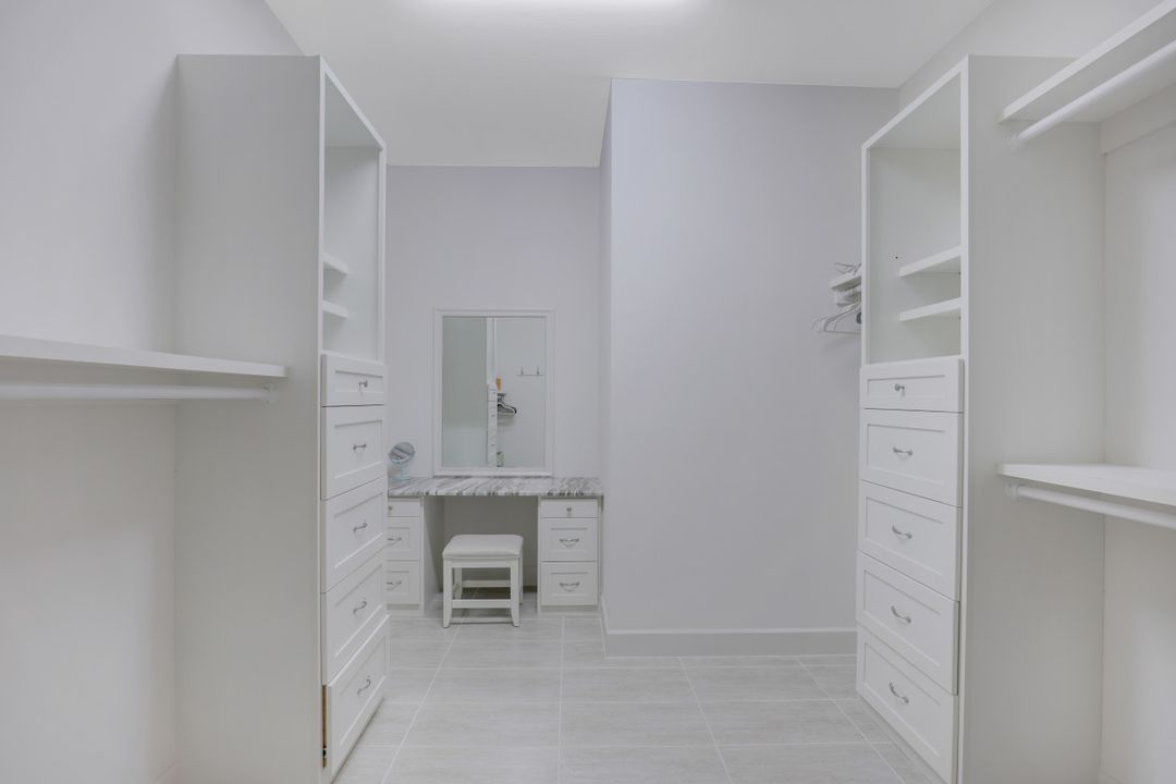 9273 Quarry Dr, Naples, FL 34120