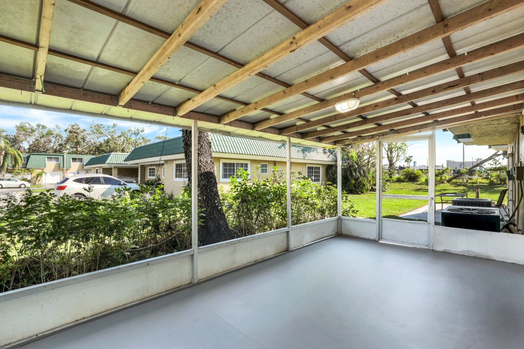 5860 Whiting Ct, Fort Myers, FL 33919