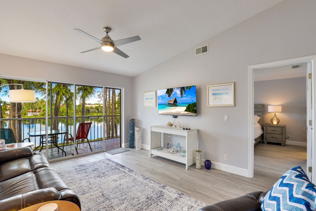 2348 Hidden Lake Dr #702, Naples, FL 34112