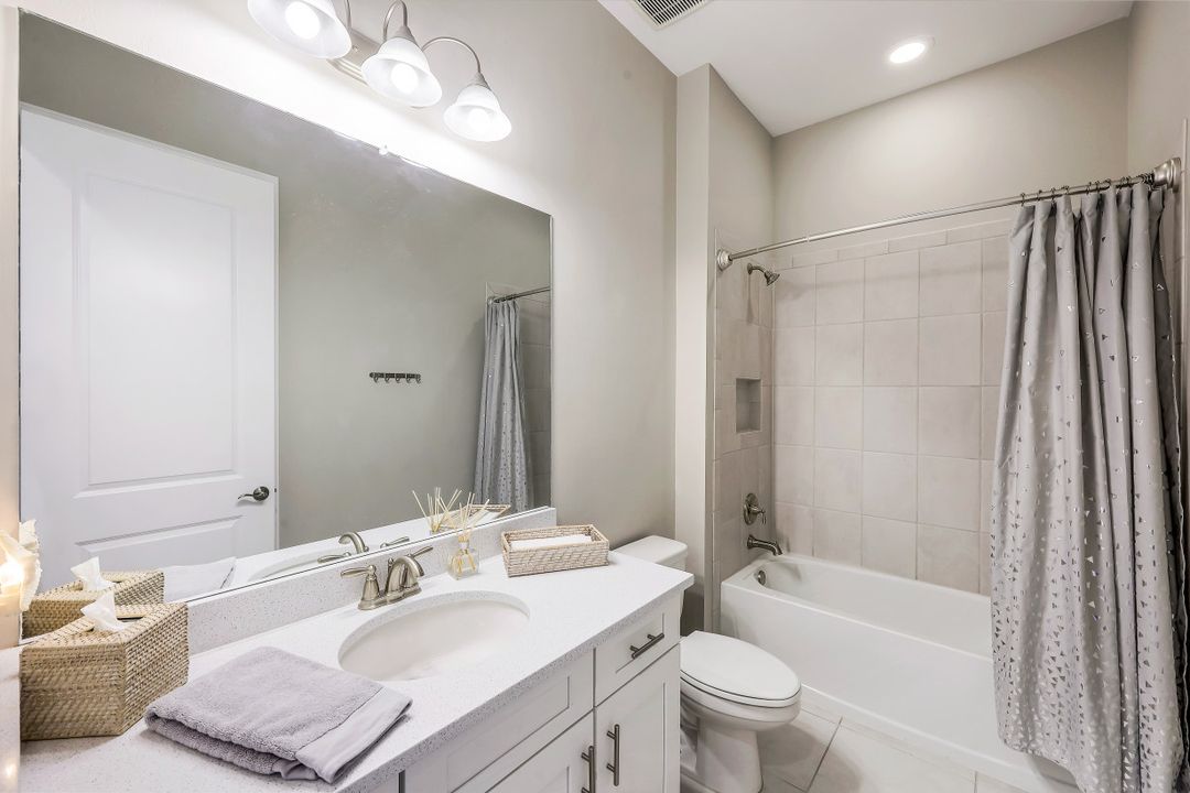 3274 Belon Ln, Naples, FL 34114