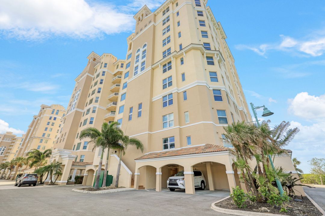 445 Dockside Dr ##201, Naples, FL 34110