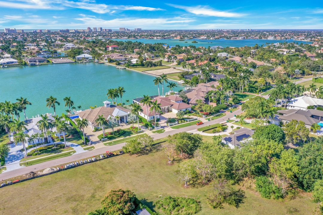 881 Inlet Dr, Marco Island, FL 34145