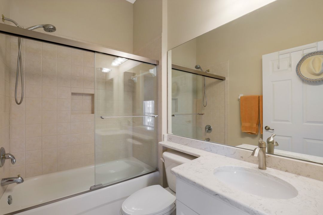 8902 Dartmoor Way, Fort Myers, FL 33908