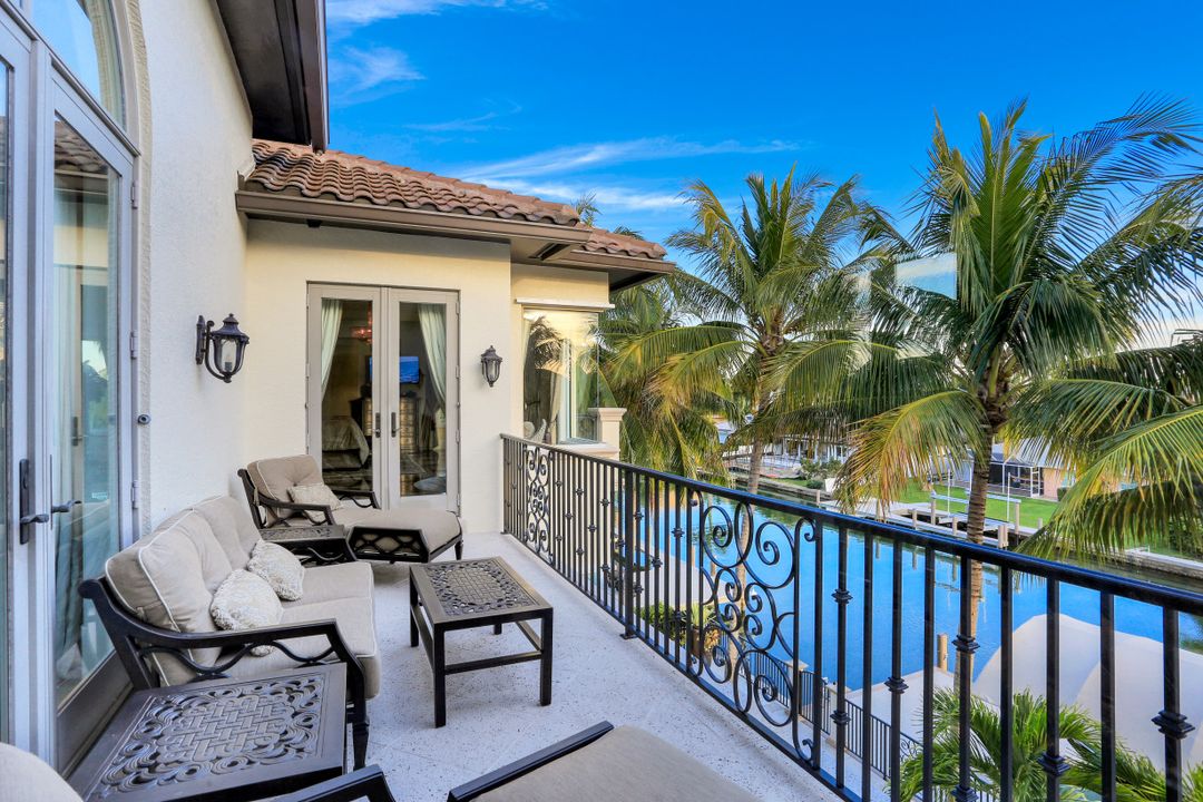 172 Seabreeze Ave, Naples, FL 34108