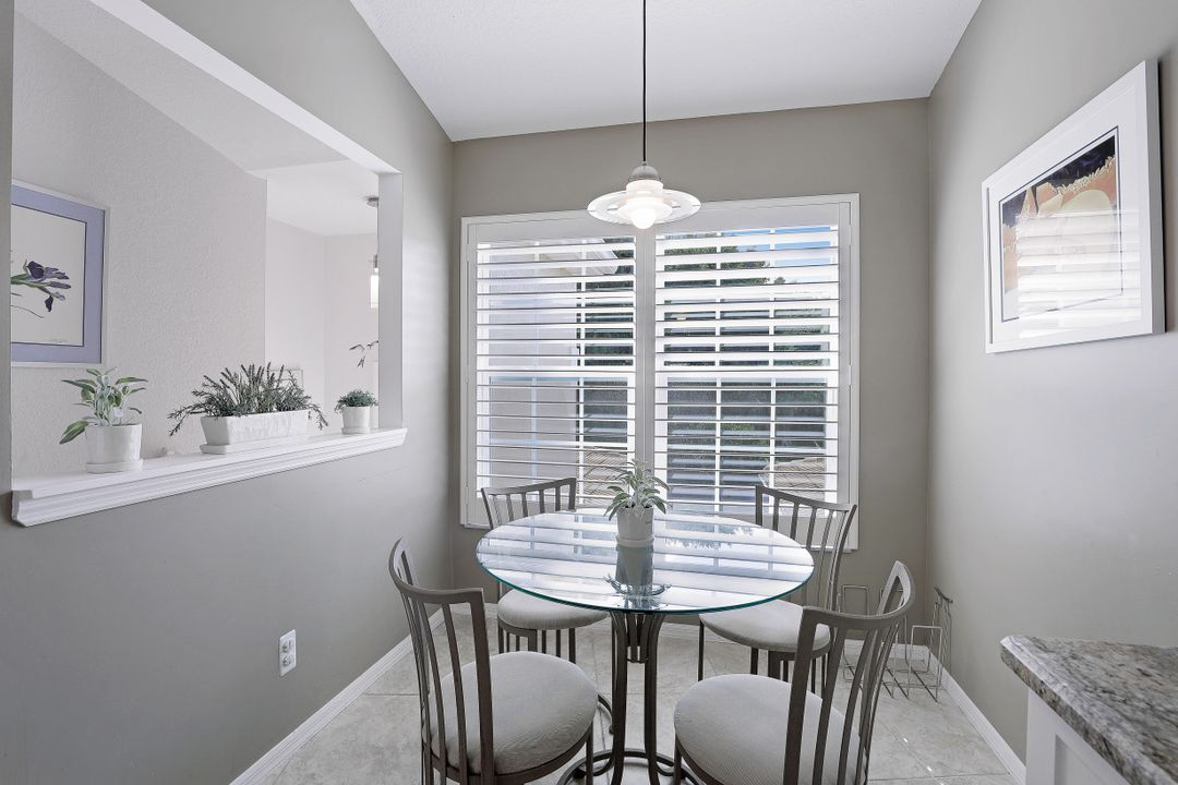 8345 Excalibur Cir #M-12, Naples, FL 34108