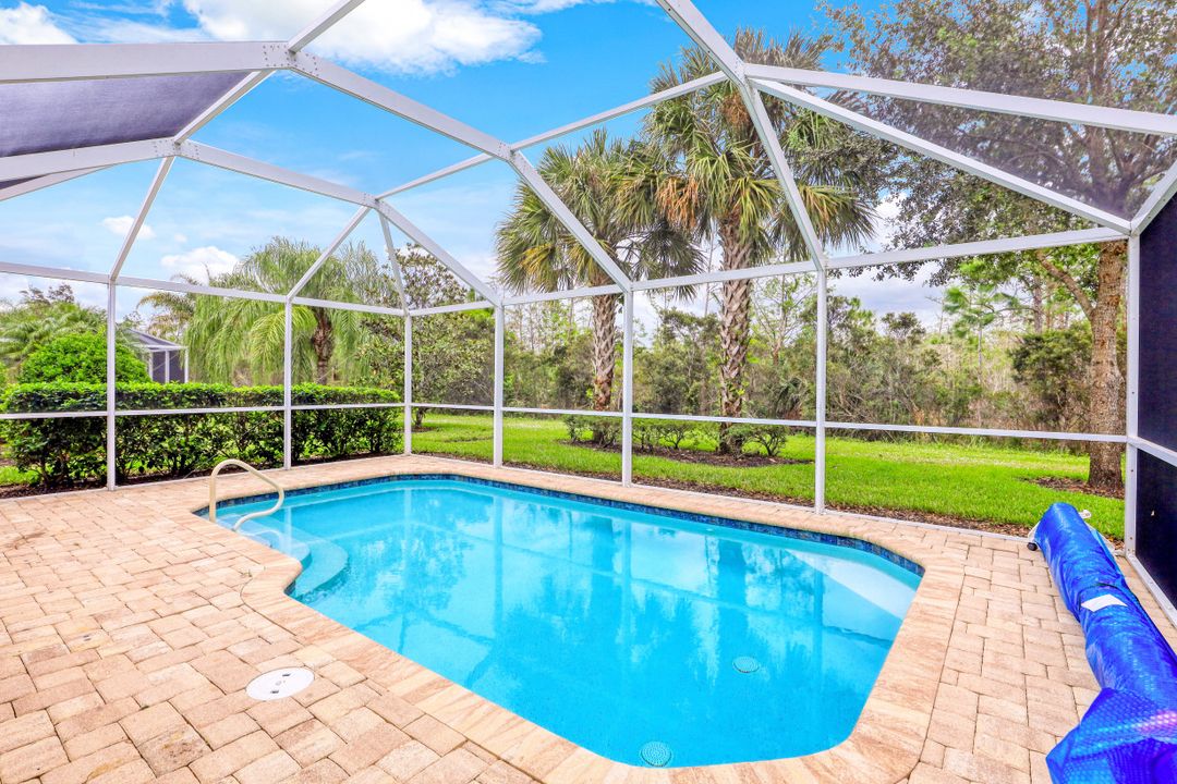 8458 Karina Ct, Naples, FL 34114