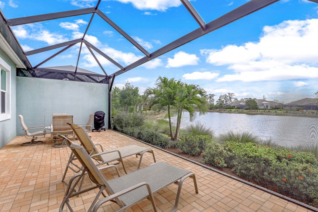 7075 Dominica Dr, Naples, FL 34113