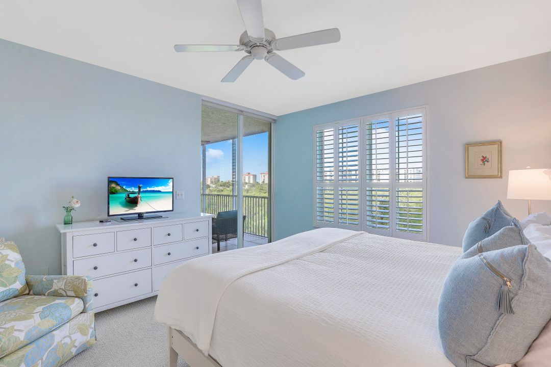 300 Dunes Blvd #Unit 305, Naples, FL 34110