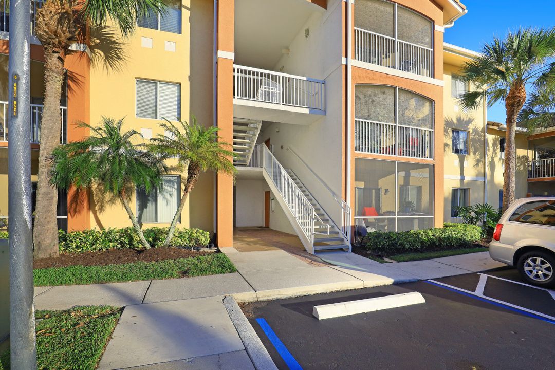 6481 Aragon Way #203, Fort Myers, FL 33966