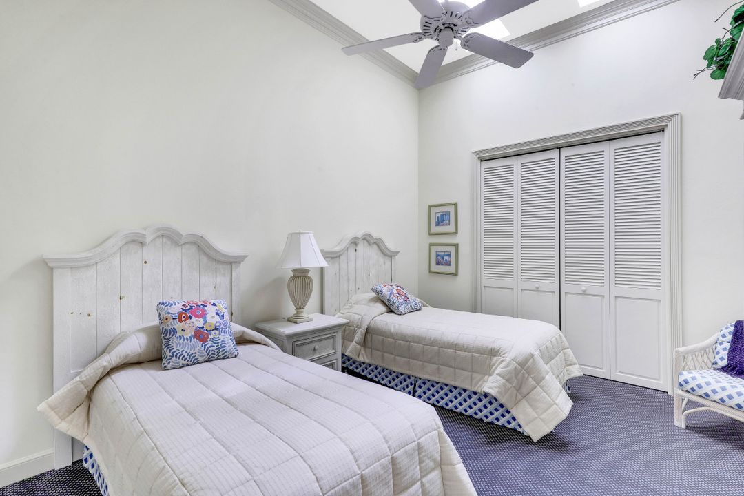 8089 Via Vecchia, Naples, FL 34108