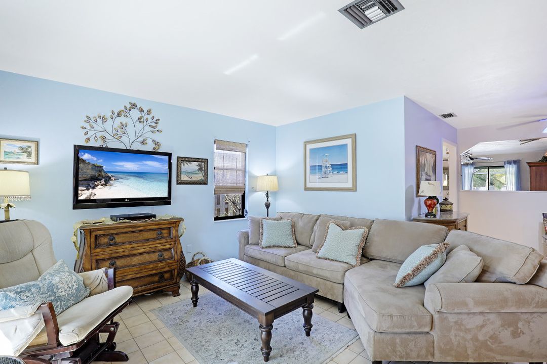 659 108th Ave N, Naples, FL 34108