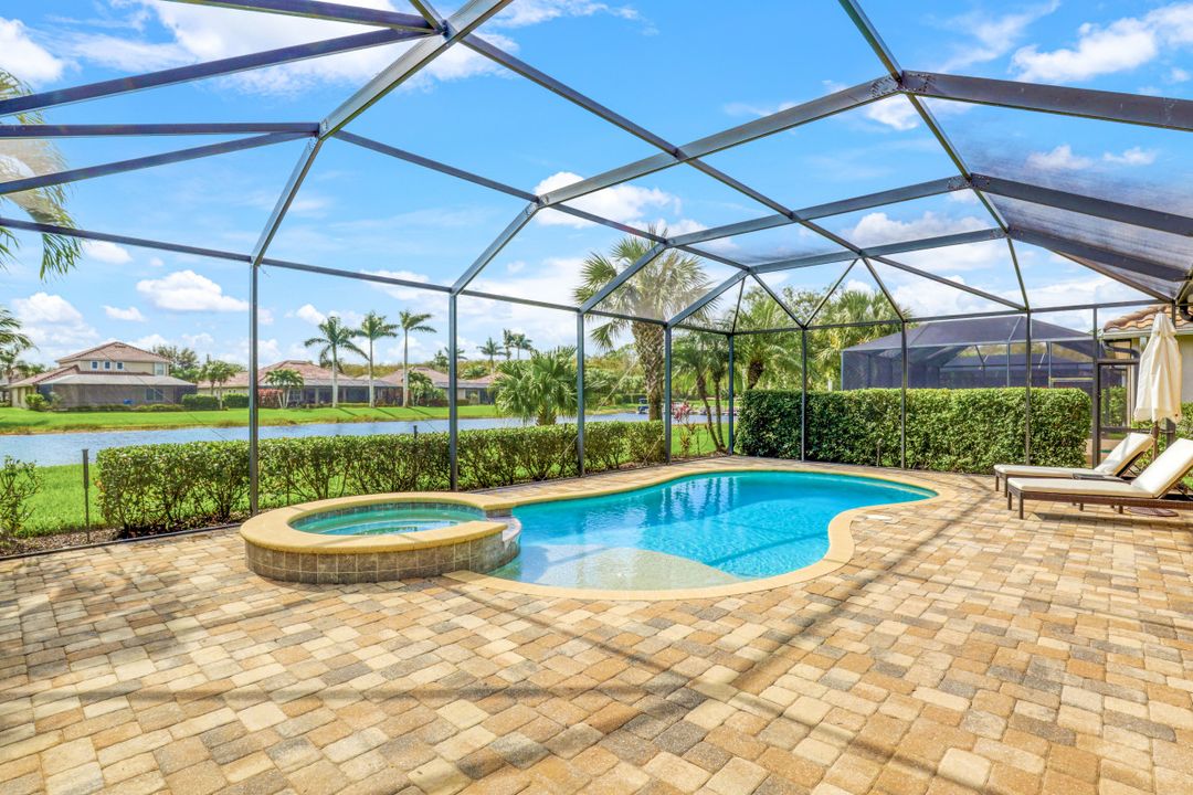 9455 Quarry Dr, Naples, FL 34120