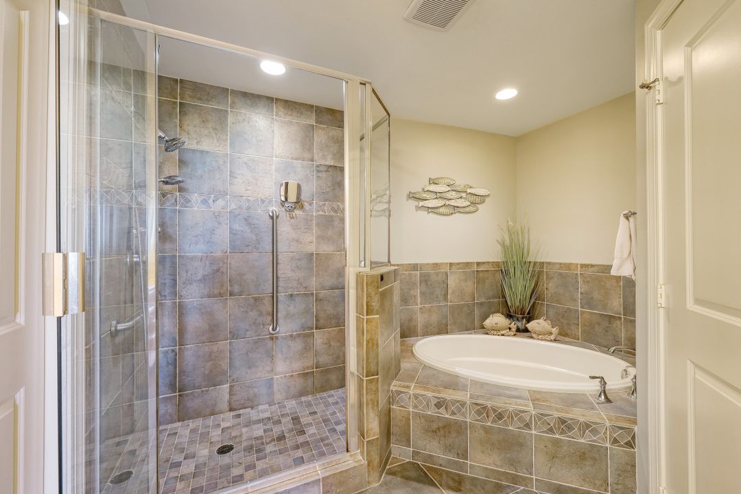 5781 Cape Harbour Dr #605, Cape Coral, FL 33914