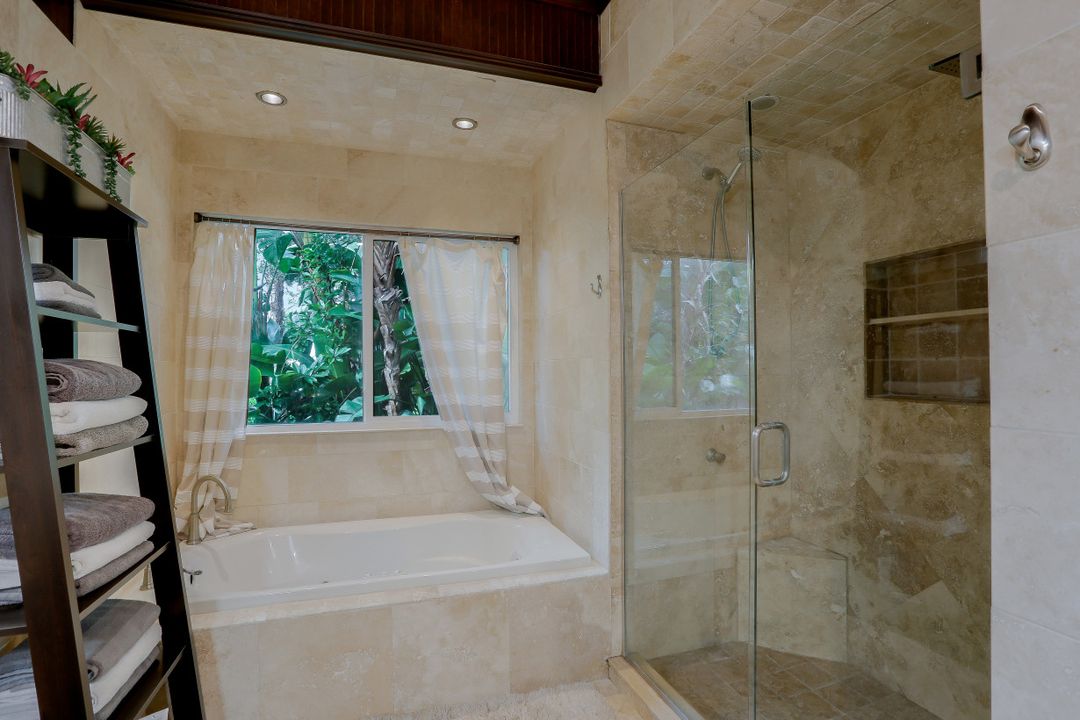 1817 Piccadilly Cir, Cape Coral, FL 33991