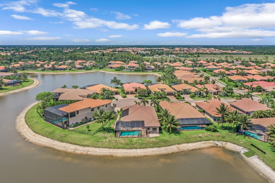 3910 Glacier Ct, Naples, FL 34119