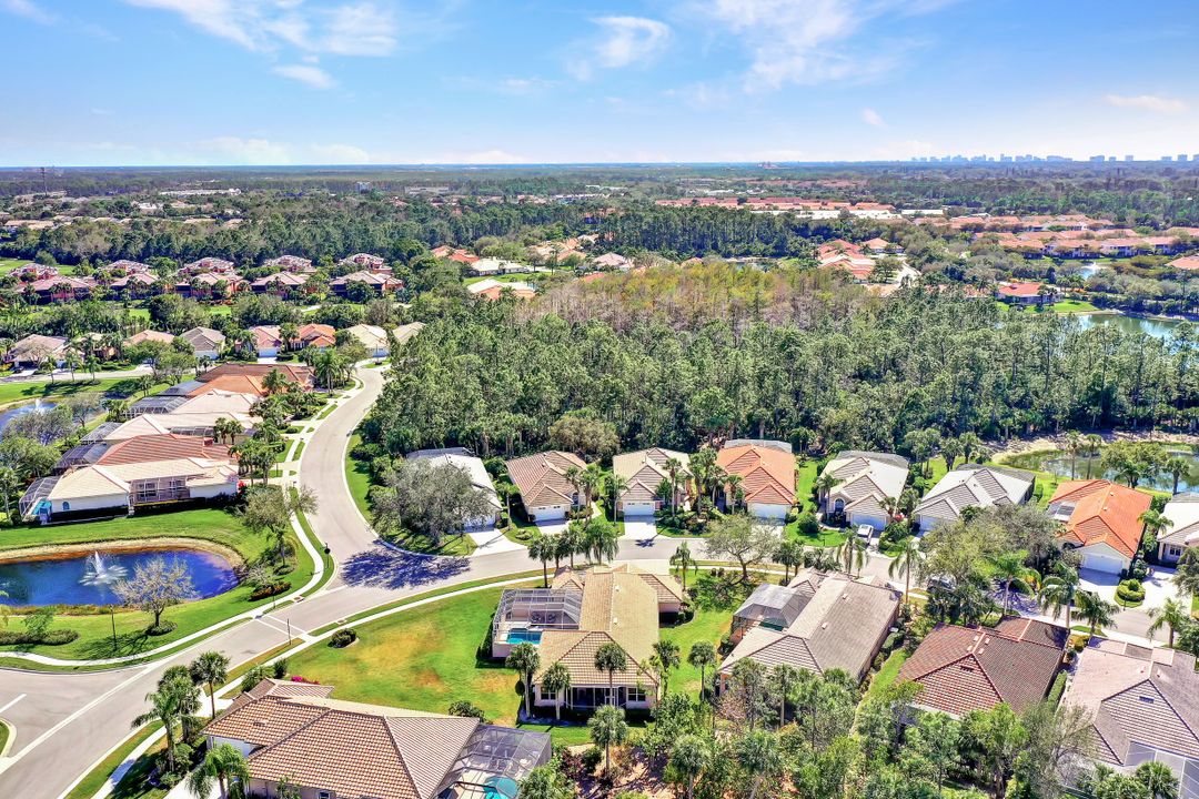 6104 Highwood Park Ln, Naples, FL 34110