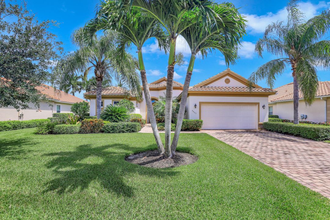 9403 Copper Rock Ct, Naples, FL 34120