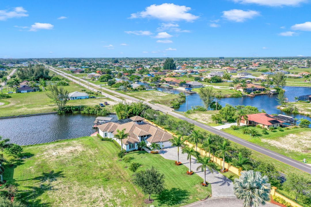 921 W Cape Estates Cir, Cape Coral, FL 33993