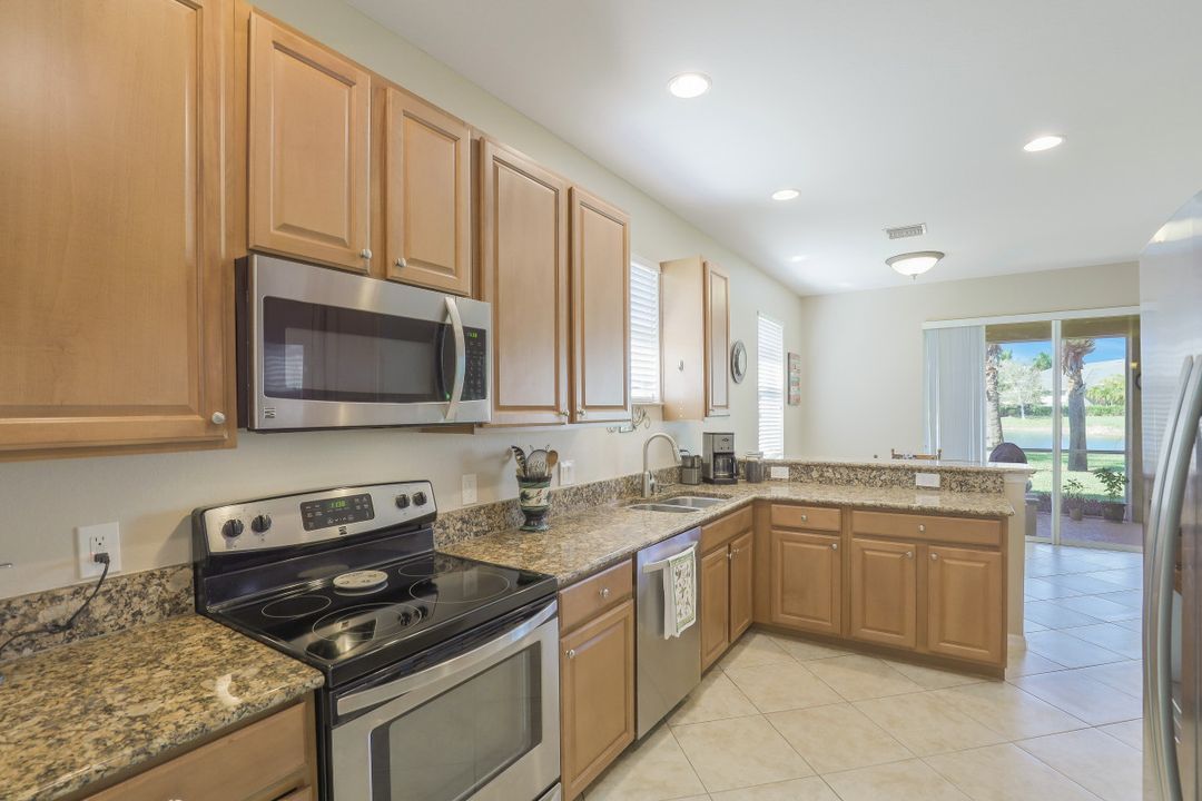 14281 Manchester Dr, Naples, FL 34114