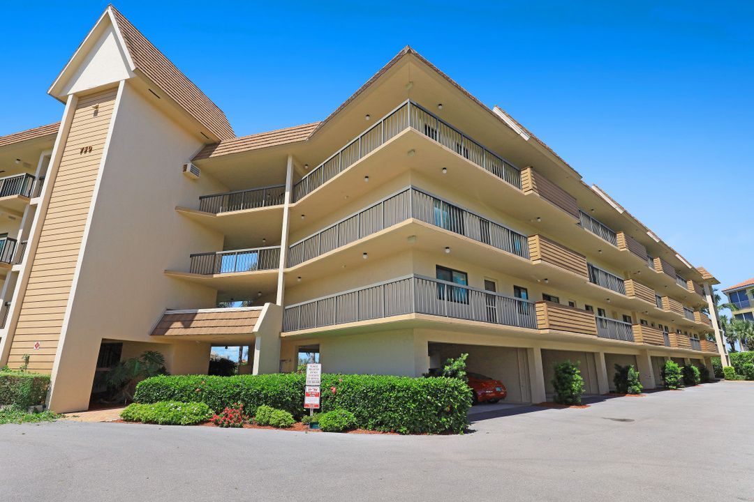 750 W Elkcam Cir #316, Marco Island, FL 34145