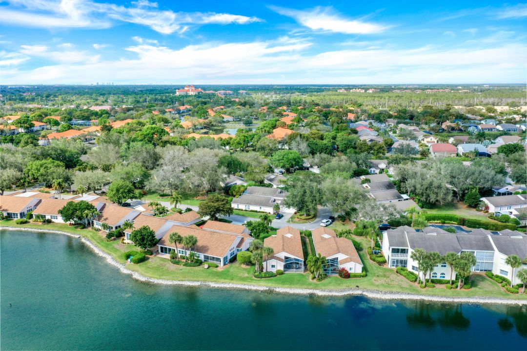 2810 Sailors Way, Naples, FL 34109