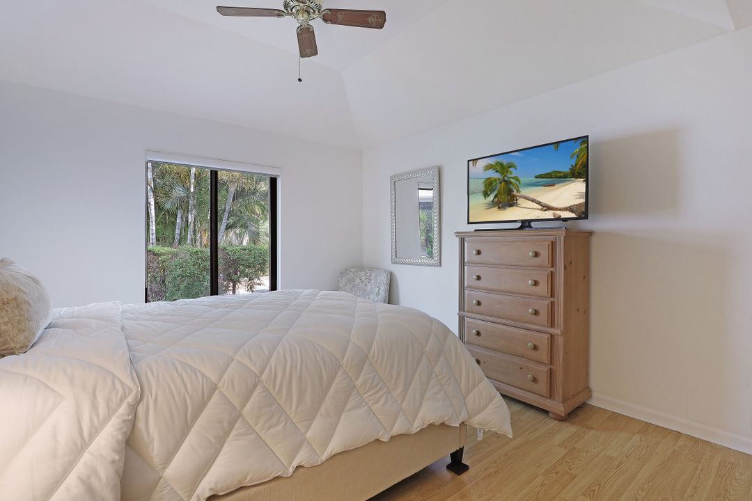 1380 Bald Eagle Dr, Naples, FL 34105