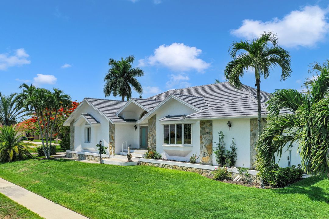370 Cottage Ct, Marco Island, FL 34145
