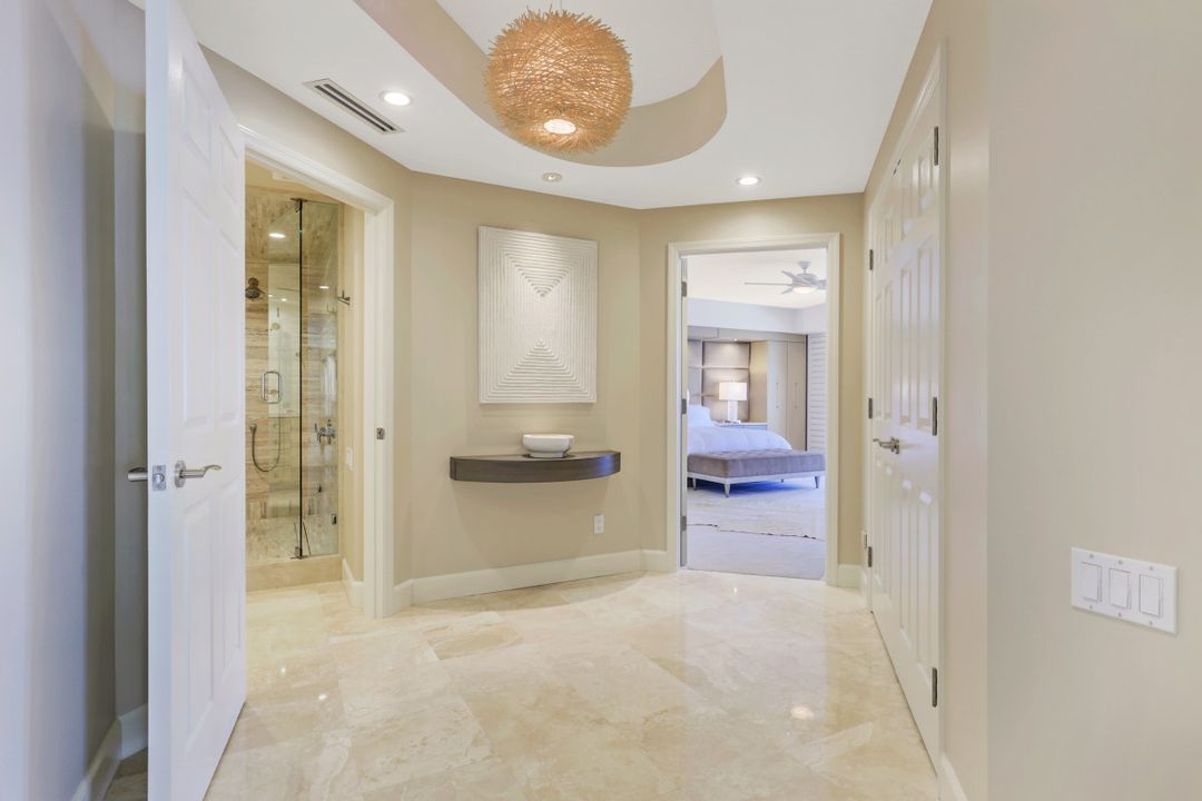 9811 Gulf Shore Dr, Naples, FL 34108