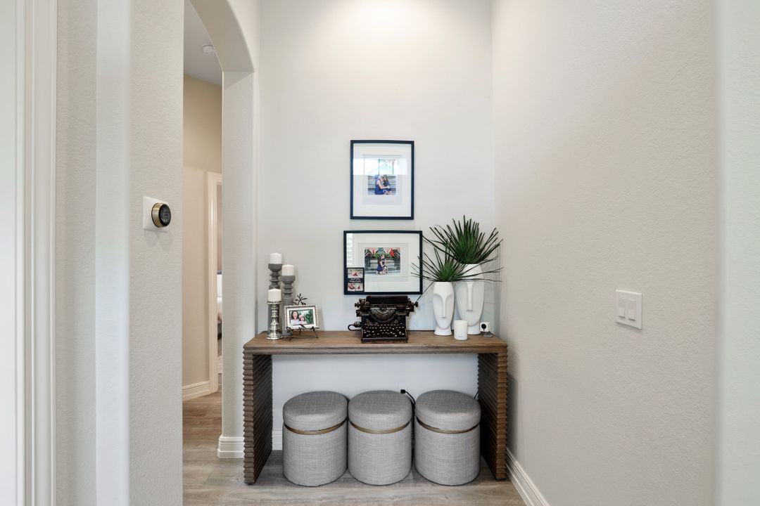 762 Vistana Cir, Naples, FL 34119