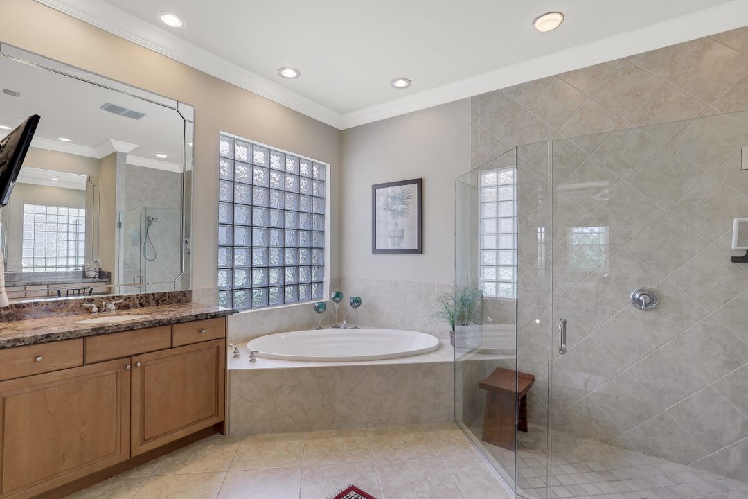28651 Pienza Ct, Bonita Springs, FL 34135