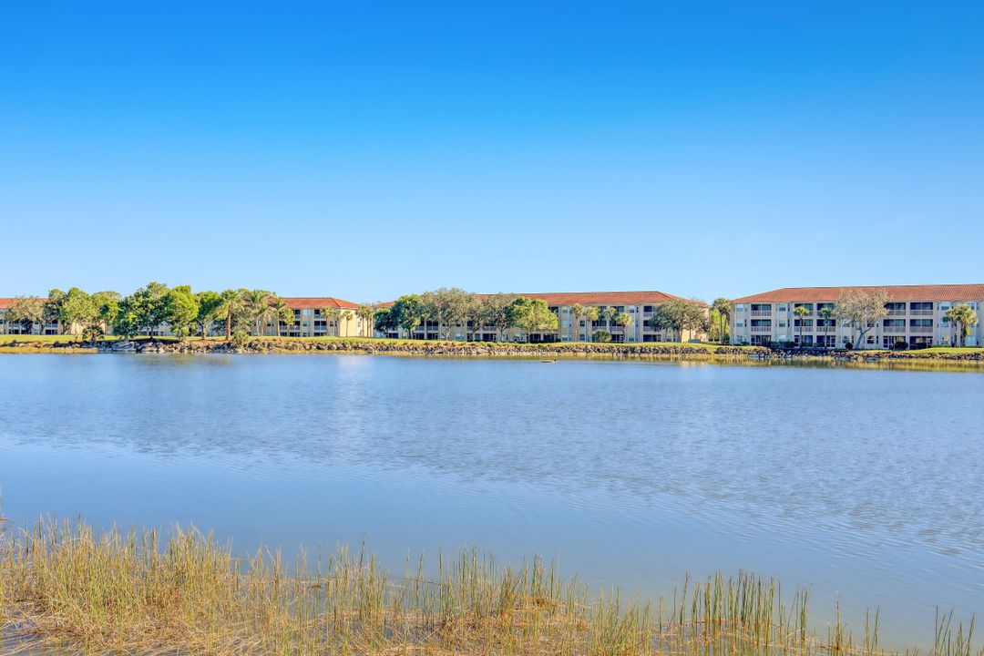 2810 Cypress Trace Cir #2116, Naples, FL 34119