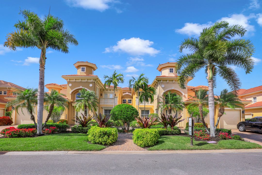 575 Avellino Isles Cir #101, Naples, FL 34119