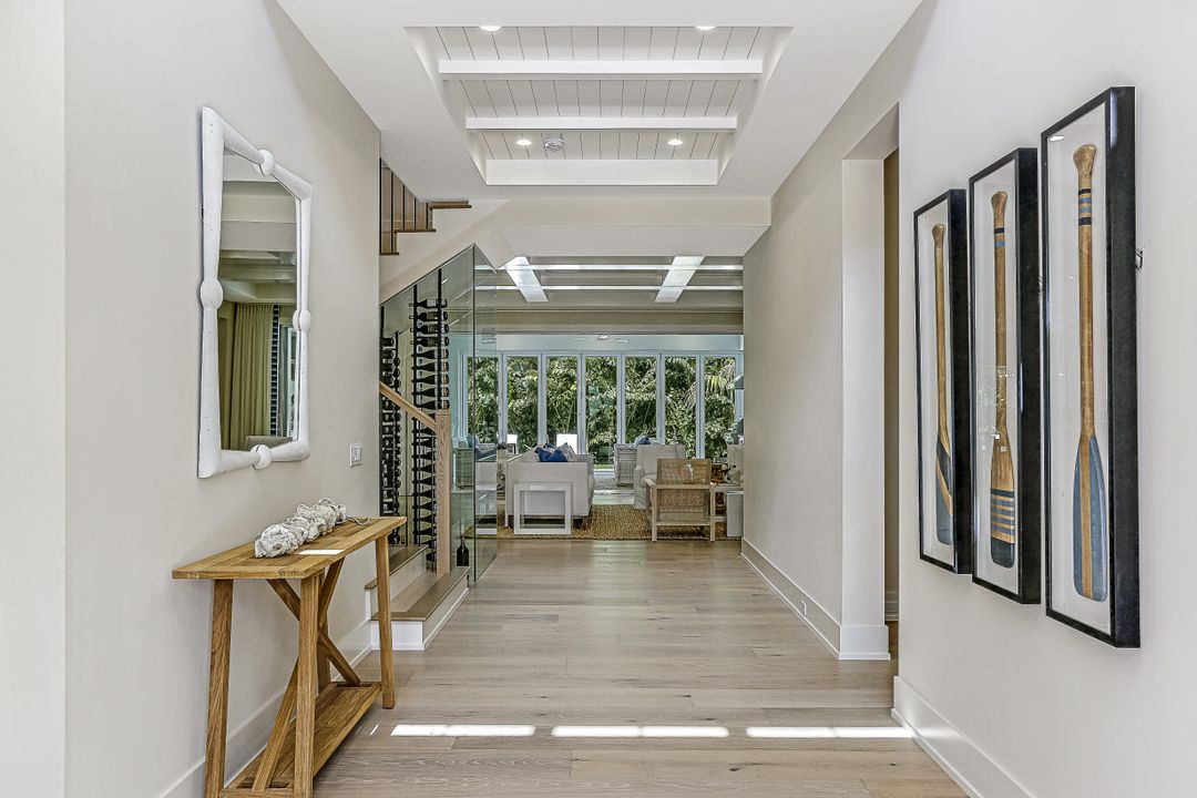 1040 2nd St S, Naples, FL 34102