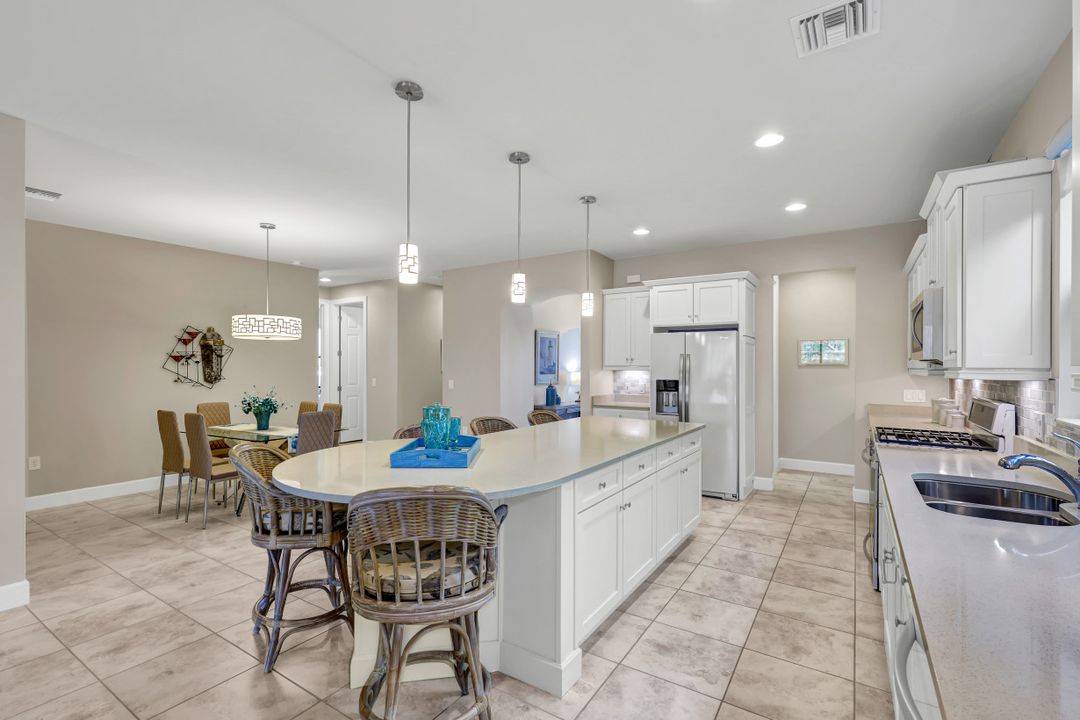 16341 Camden Lakes Cir, Naples, FL 34110